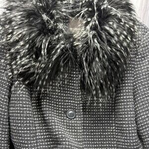 Spanner Women's Tweed Coat with Faux Fur‎ Collar Size 12 Black White